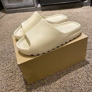 yeezy Slide Pure